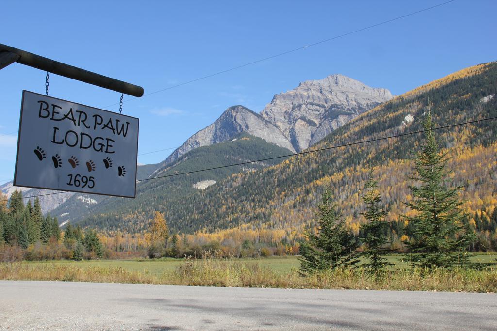 Bear Paw Lodge Golden Exterior photo
